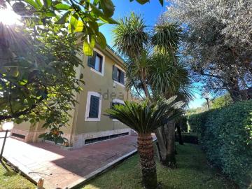 Case e ville in vendita di 200 m² in Via Tora di Filetta