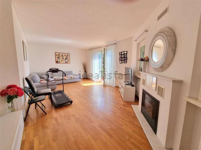 Case e ville in vendita di 200 m² in Via Trieste