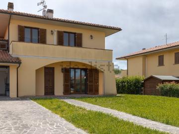 Case e ville in vendita di 200 m² in Via Ulisse Dini Gello, 112