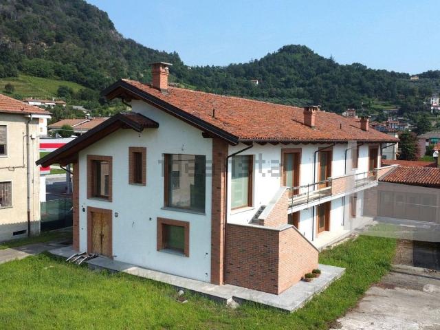 Case e ville in vendita di 200 m² in Via Valle Po, 15