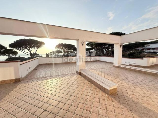 Case e ville in vendita di 200 m² in Via Vecchia delle Vigne, 11