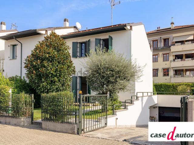 Case e ville in vendita di 200 m² in Via Vittorio Veneto, 15