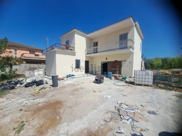 Case e ville in vendita di 200 m² in Via Vigne Nuove