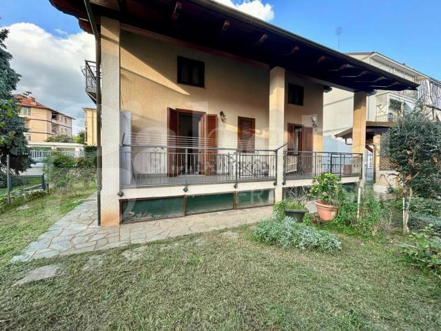 Case e ville in vendita di 200 m² in Via Vincenzo Bellini