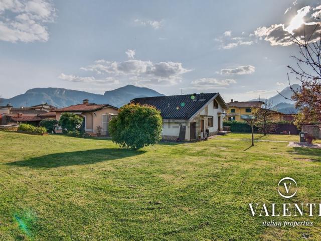 Case e ville in vendita di 200 m² in Via XXV Aprile