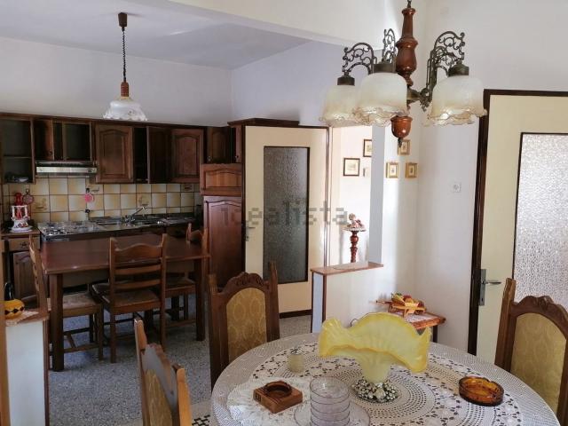 Case e ville in vendita di 200 m² in Via XXV Luglio