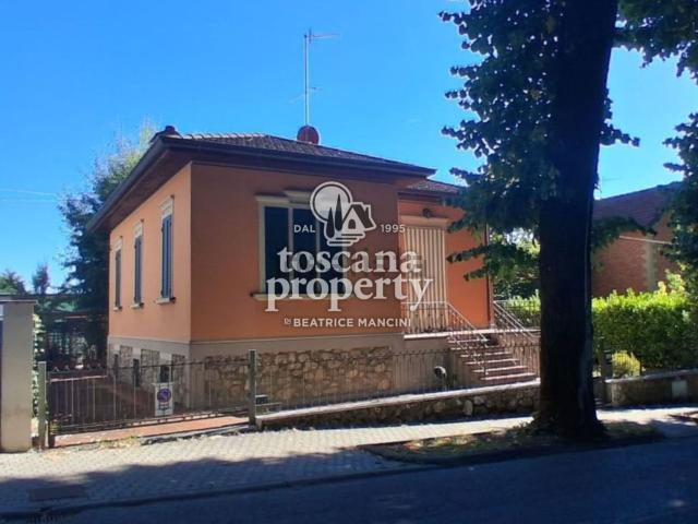 Case e ville in vendita di 200 m² in Viale Cesare Biondi, 34