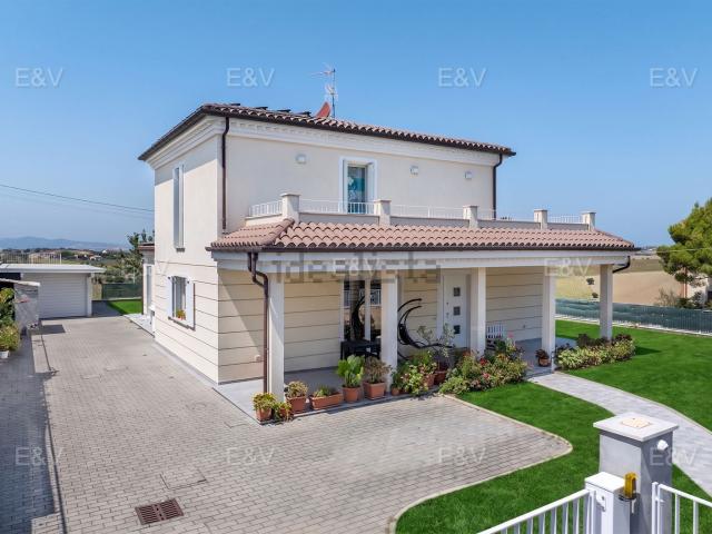 Case e ville in vendita di 200 m² in Viale della Libertà