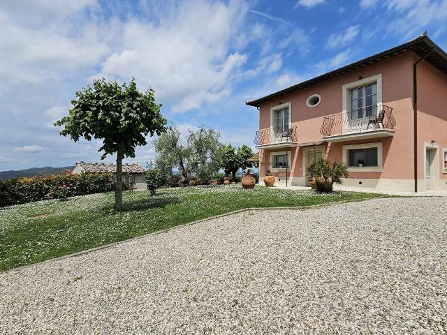 Case e ville in vendita di 200 m² in Viale della Rimembranza, 1