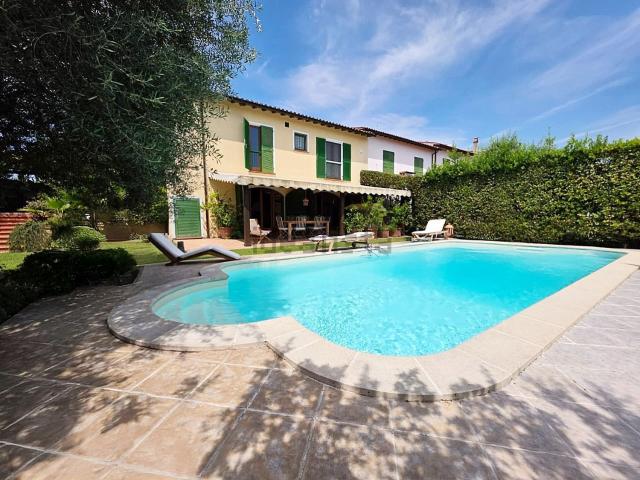 Case e ville in vendita di 200 m² in Viale Giappone