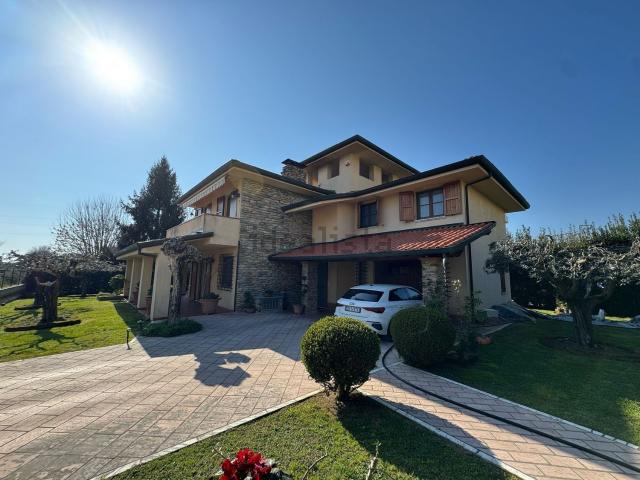 Case e ville in vendita di 200 m² in Viale Marina