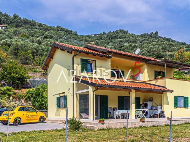 Case e ville in vendita di 200 m² in Vicolo Rosso, 8