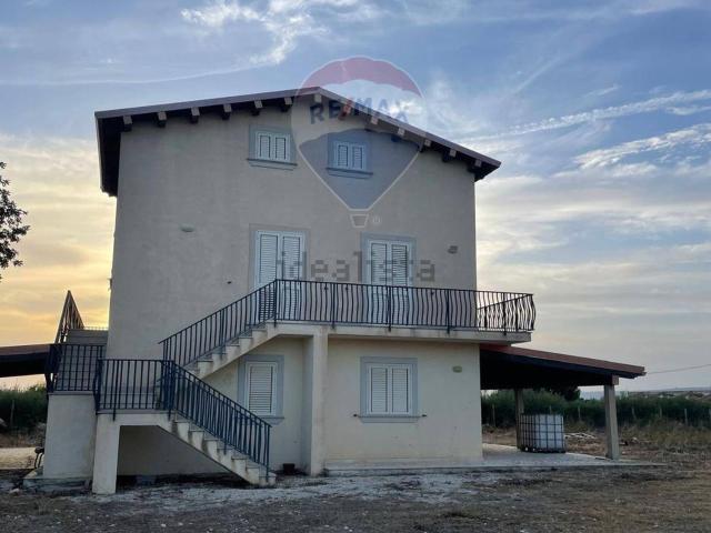 Case e ville in vendita di 200 m² in Contrada Passo Piano