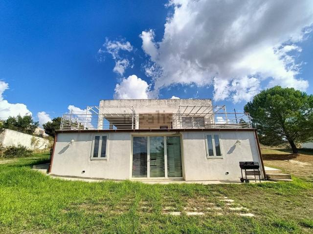 Case e ville in vendita di 200 m² in Contrada Baronazzo, 1