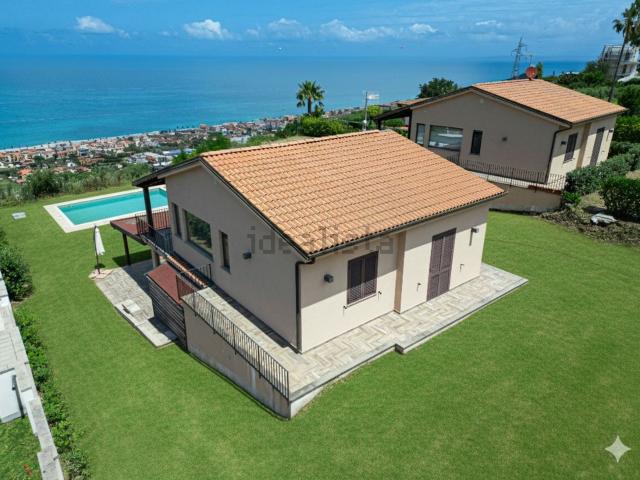 Case e ville in vendita di 200 m² in Contrada Catutè