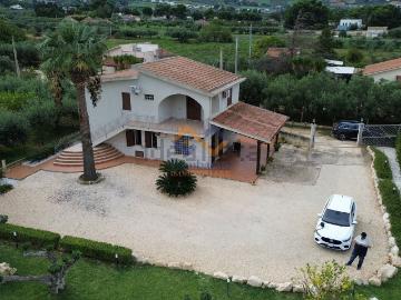 Case e ville in vendita di 200 m² in Contrada Fraginesi