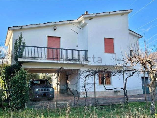Case e ville in vendita di 200 m² in Contrada Mangioppo