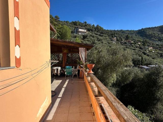 Case e ville in vendita di 200 m² in Frazione Verrandi