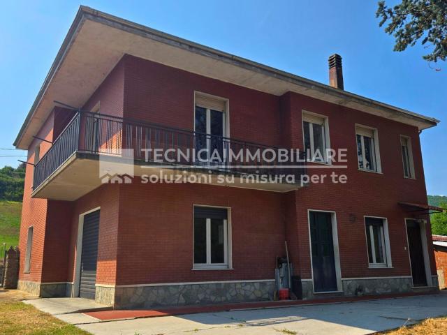 Case e ville in vendita di 200 m² in Frazione Canoretto, 1