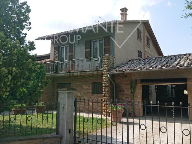 Case e ville in vendita di 200 m² in Frazione Gioiella