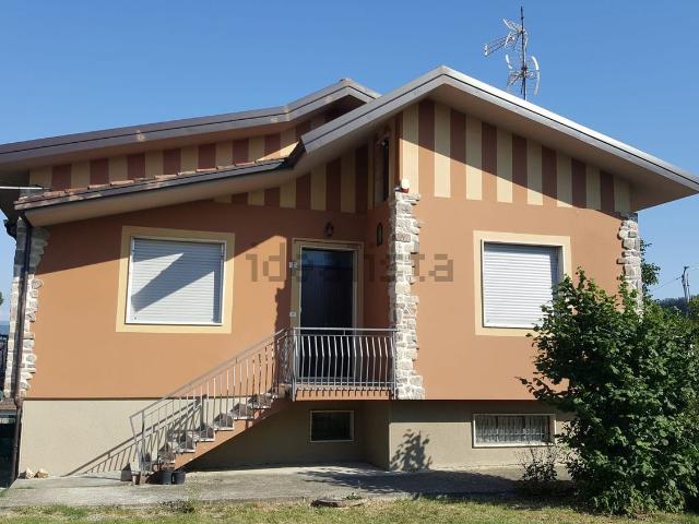 Case e ville in vendita di 200 m² in Frazione REGUARDIA