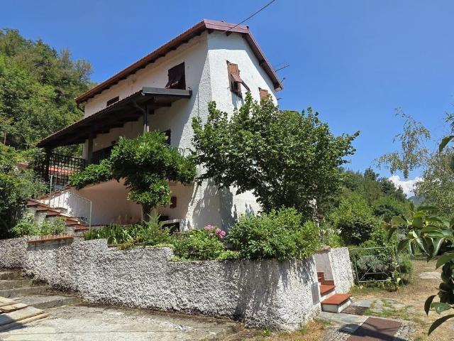 Case e ville in vendita di 200 m² in Località VI Sottano, 5