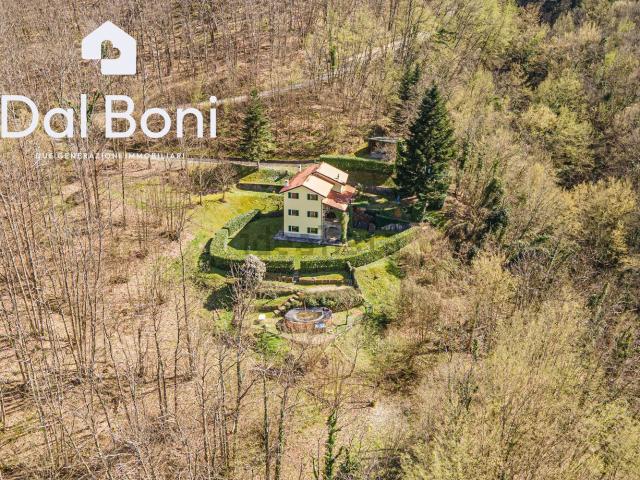 Case e ville in vendita di 200 m² in Località Villa di Valletti