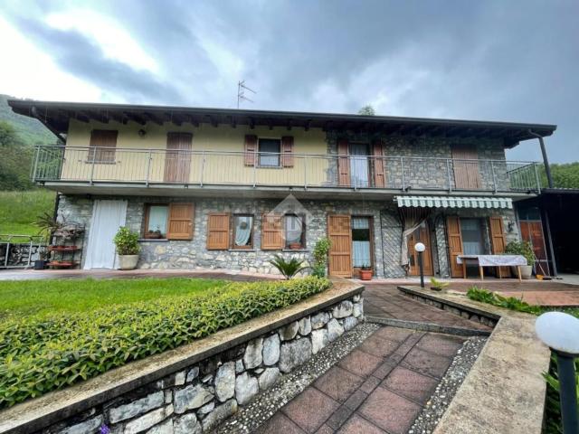 Case e ville in vendita di 200 m² in Località Invillo