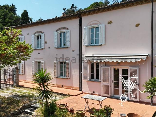 Case e ville in vendita di 200 m² in Località le Stregonie, 4