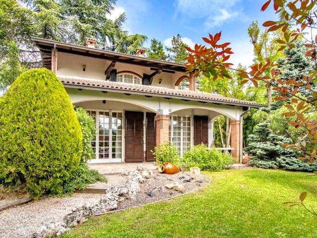 Case e ville in vendita di 200 m² in Località Montelungo