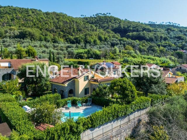 Case e ville in vendita di 200 m² in Località Prati