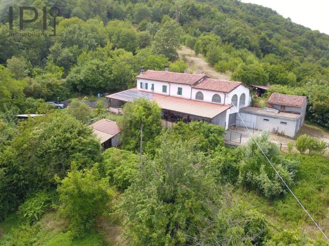 Case e ville in vendita di 200 m² in Salita Ciapasqua