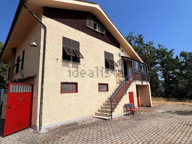 Case e ville in vendita di 200 m² in Strada Coda, 248