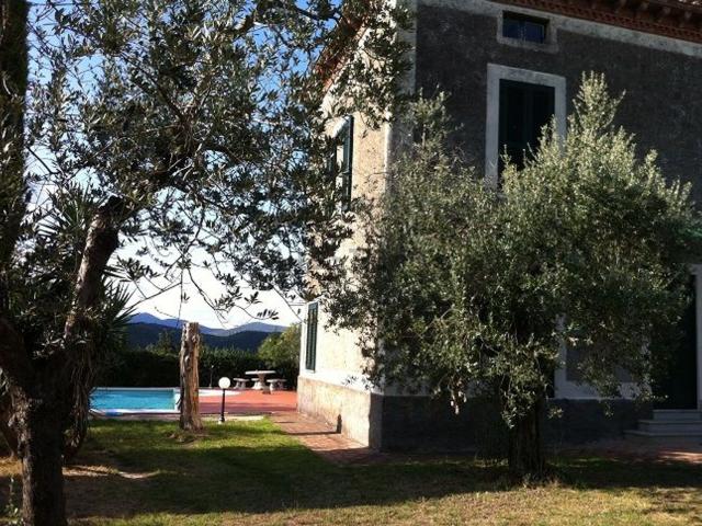 Case e ville in vendita di 200 m² in Strada Amelia Giove