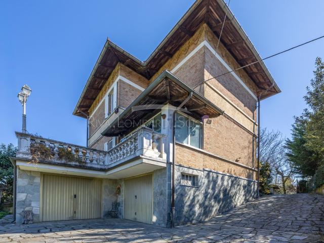 Case e ville in vendita di 200 m² in Strada Bionzo, 34