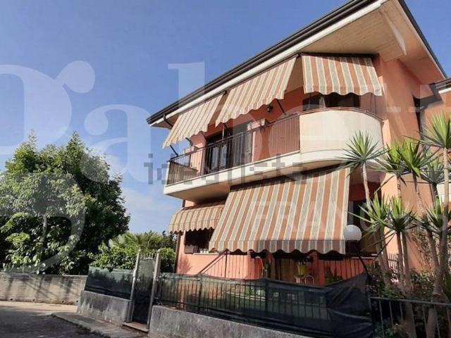 Case e ville in vendita di 200 m² in Strada Senza Nome