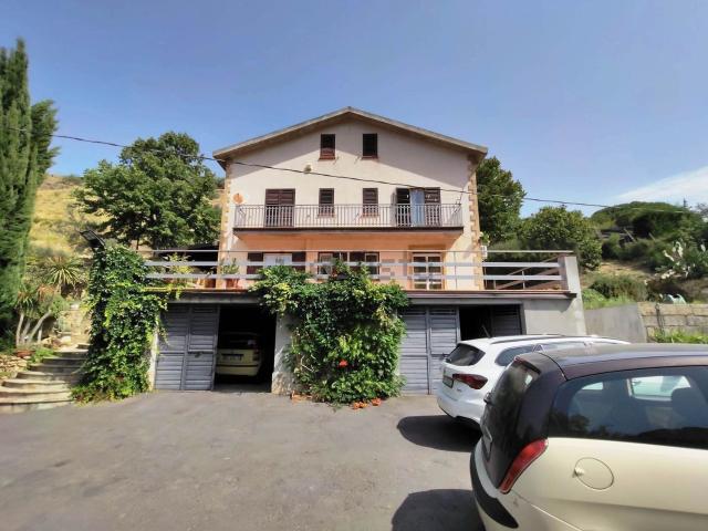Case e ville in vendita di 200 m² in Strada Provinciale 15