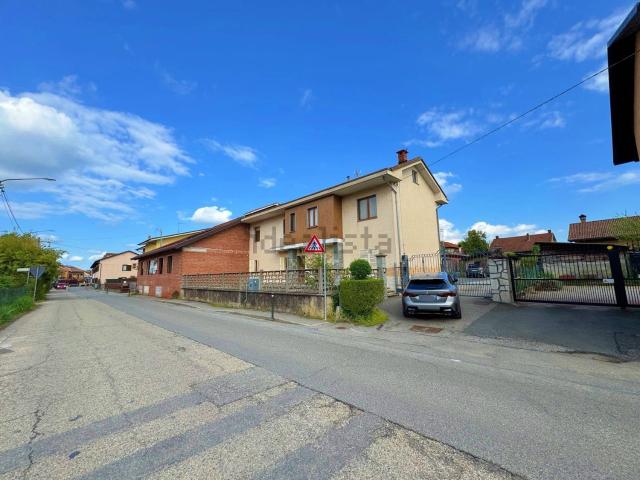 Case e ville in vendita di 201 m² in Via Val della Torre, 11