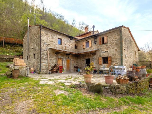 Case e ville in vendita di 202 m² in Via di Casa Nuova