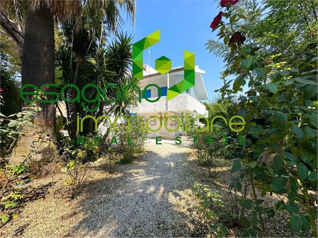 Case e ville in vendita di 202 m² in Via Senigallia
