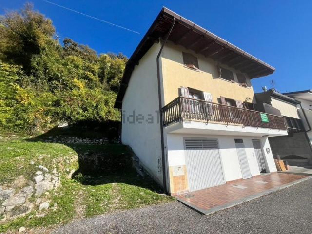 Case e ville in vendita di 202 m² in Via Toffoli, 7