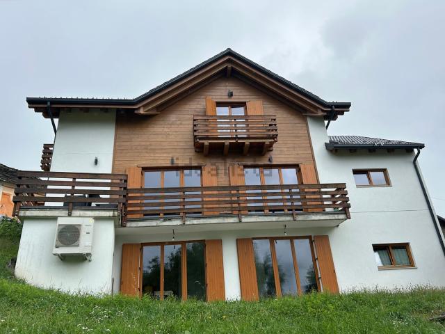 Case e ville in vendita di 202 m² in Frazione Cravegna