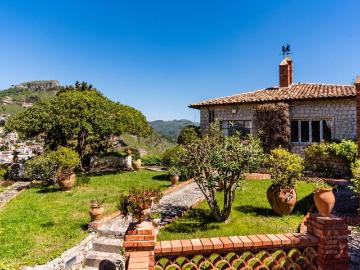 Case e ville in vendita di 203 m²