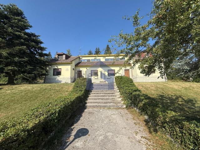 Case e ville in vendita di 253 m² in Via Rio Verde