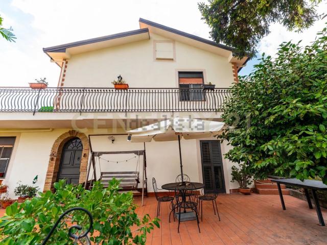 Case e ville in vendita di 204 m²