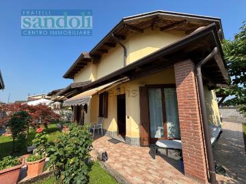 Case e ville in vendita di 204 m² in Via Carlo Anadone, 5