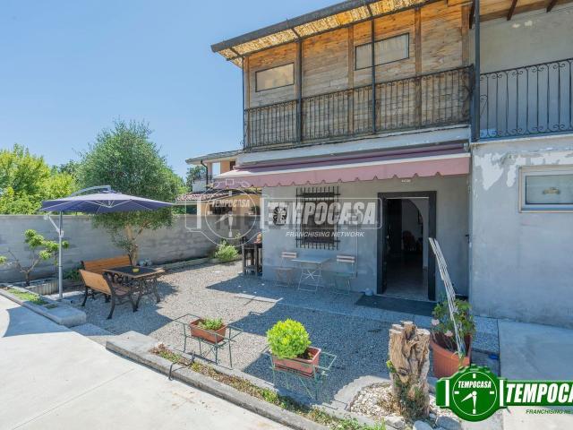 Case e ville in vendita di 204 m² in Via San Allende