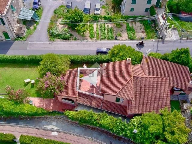 Case e ville in vendita di 204 m² in Via Roma, 115
