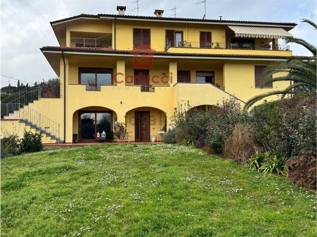 Case e ville in vendita di 204 m² in Via Torricchio