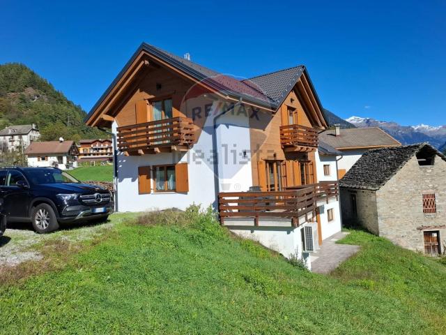 Case e ville in vendita di 204 m² in Frazione Cravegna, 301